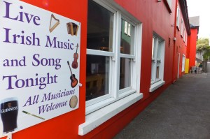 Pub - Dingle ©Christine Breuls